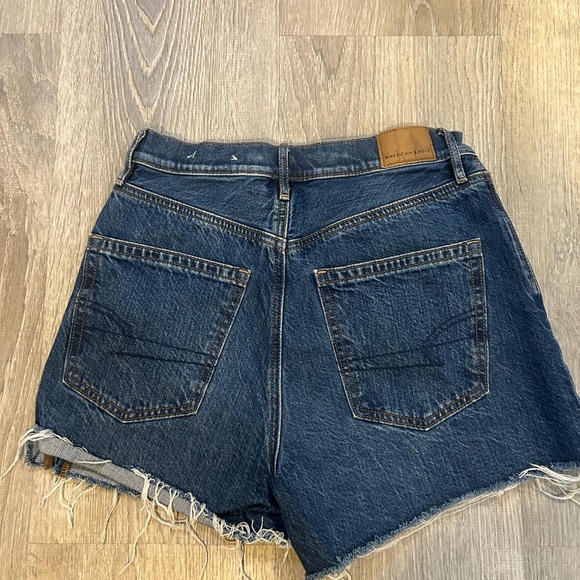 American Eagle Outfitters Dark Blue Frayed Jean Shorts size 2 EUC - Picture 9 of 9
